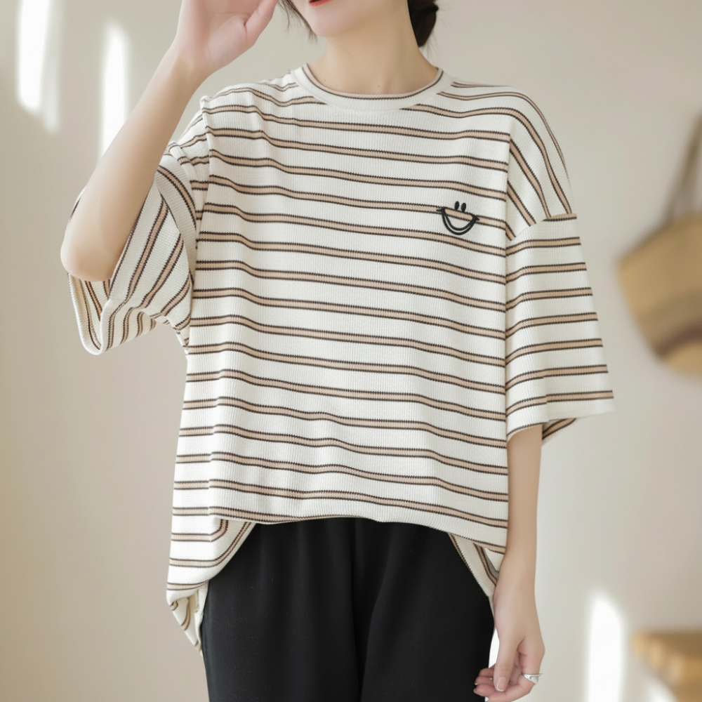 Locker Geschnittenes Gestreiftes T-Shirt